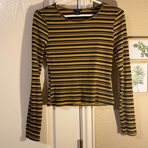 Long sleeve striped crop top!!
